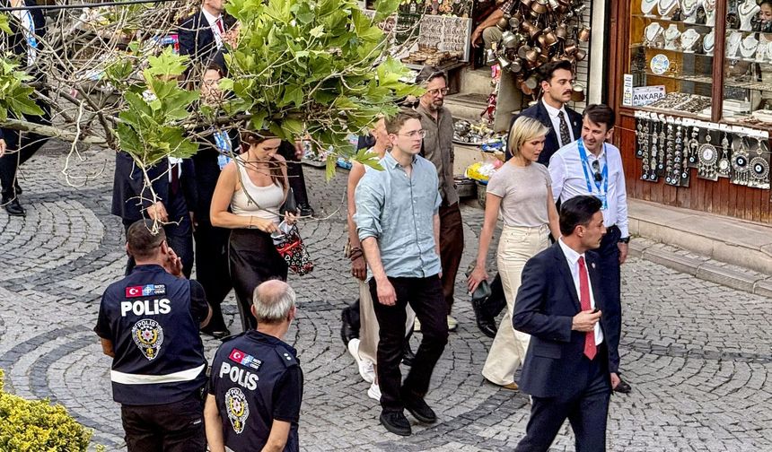 İzlanda Başbakanı Ankara Kalesi'ni Gezdi