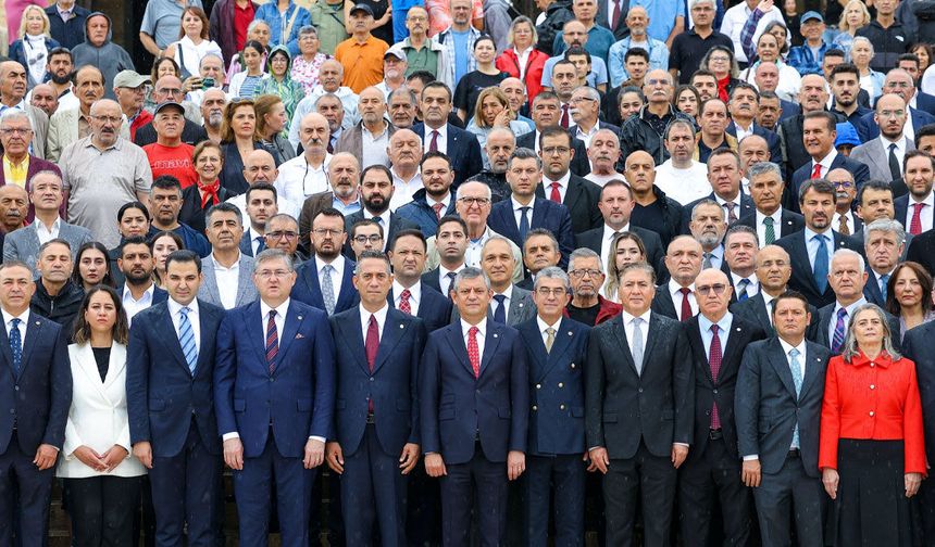 İşte Özgür Özel’in A Takımı: YENİ Parti'nin MYK’sı Açıklandı