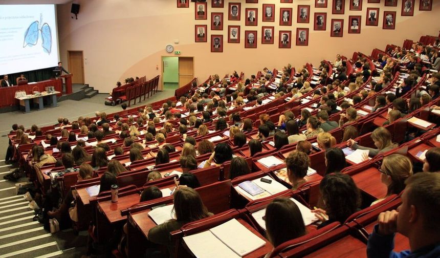 Yeni Öğrenci Affı Komisyondan Geçti