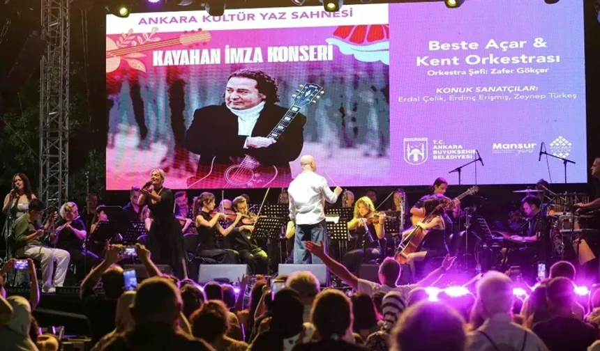 Başkentliler "Kayahan İmza Konseri"nde Buluştu