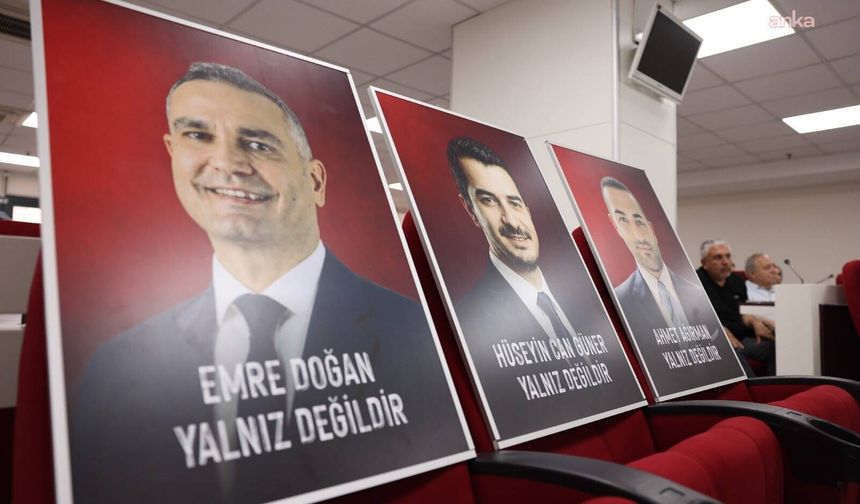 Çankaya Belediye Meclisi'nde Hüseyin Can Güner'e 'Özgürlük' Tişörtleriyle Destek