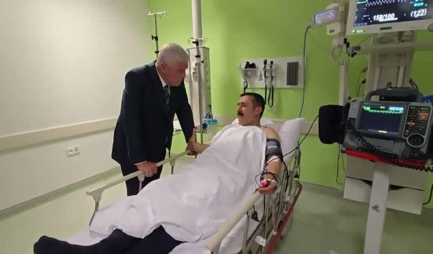 Dervişoğlu Hastanede Türkoğlu'nu Ziyaret Etti, Kurtuluş Parkı'na Geçti