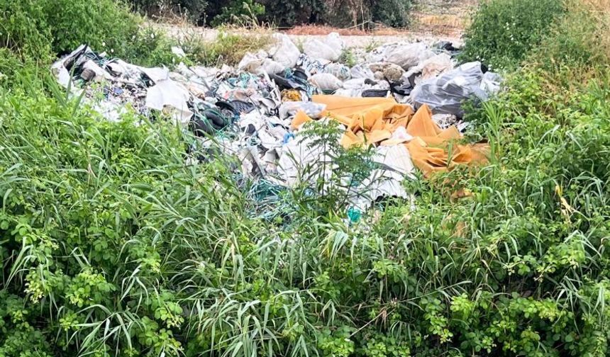 The Guardian: İngiltere'den Plastik Atık İhracatı Türkiye'nin Tarım Bölgesinde Kirliliğe Yol Açıyor