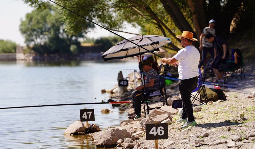 Kızılcahamam'da Balık Tutma ve Sıfır Atık Yarışması'na Büyük İlgi