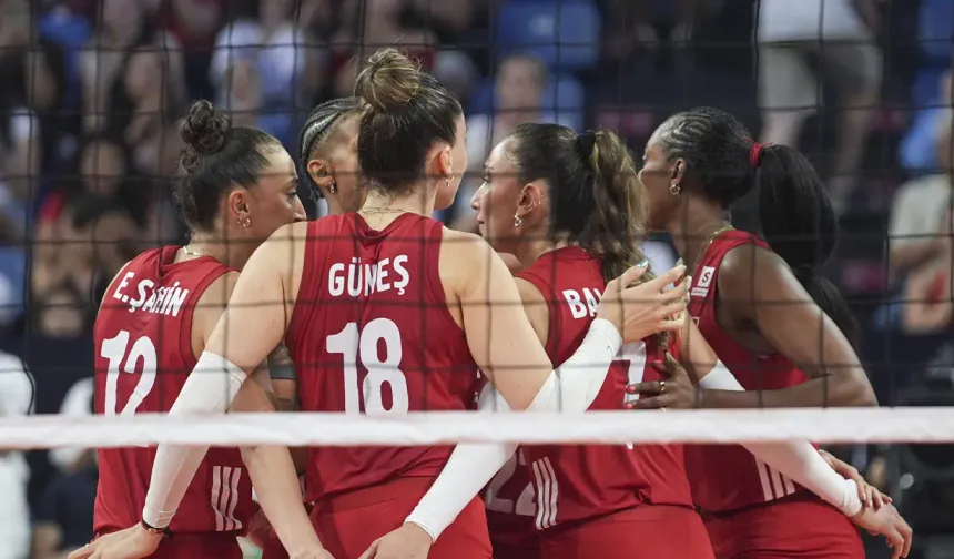 Son Şampiyon Filenin Sultanları, Letonya'yı Set Vermeden Mağlup Etti
