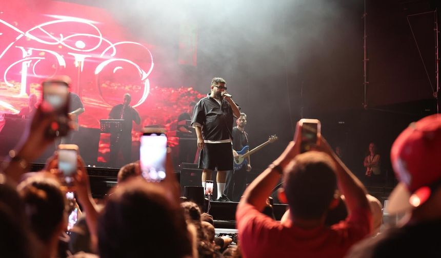 Sincan'da Eypio ve İmera Konserine Yoğun İlgi
