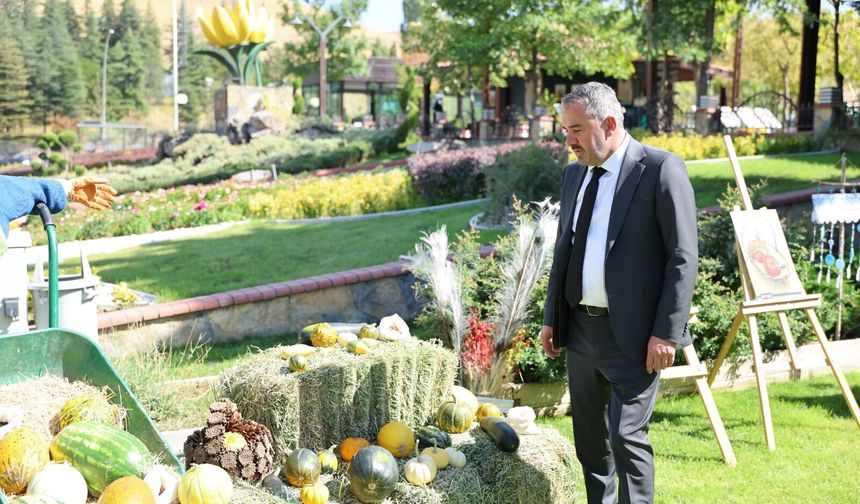 Pursaklar ATA Bahçesi'nde Hasat Yapıldı