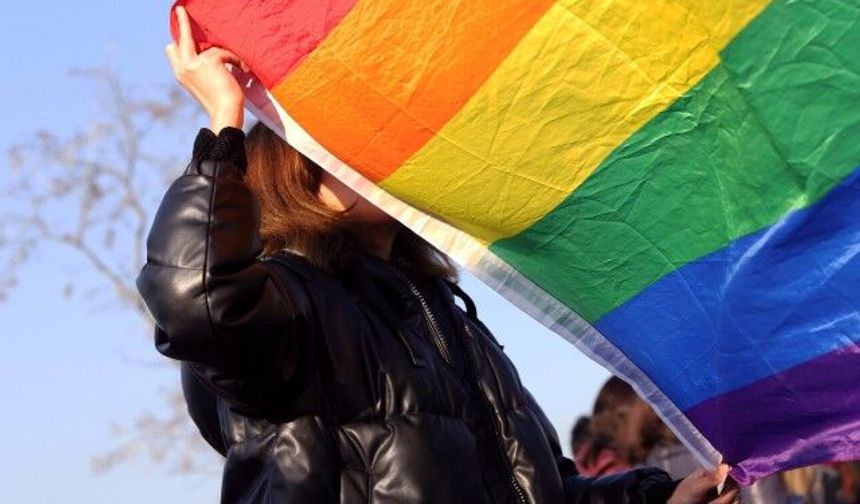 Ankara'da LGBTİ Soruşturması: Gazeteci Tuğba Tekerek ve 7 Kaos GL Üyesi Tutuklandı