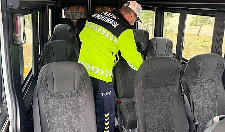 Jandarma, Ankara'da 226 Okul Çevresinde 44 Trafik ve 127 Asayiş Timiyle Denetim Yaptı