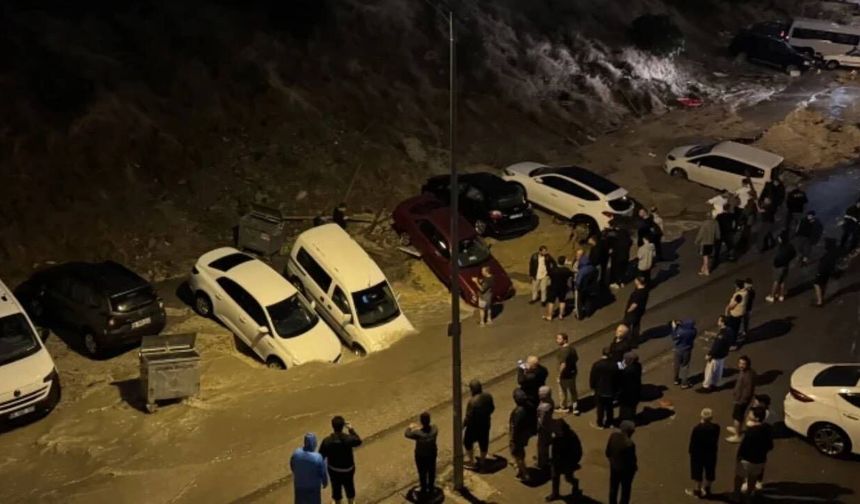 Ankara’da Sağanak Sonrası Yol Çöktü: Çok Sayıda Araç Hasar Gördü