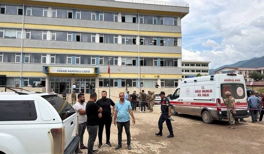Okulda Silahlı Saldırı: Öğretmen Hayatını Kaybetti