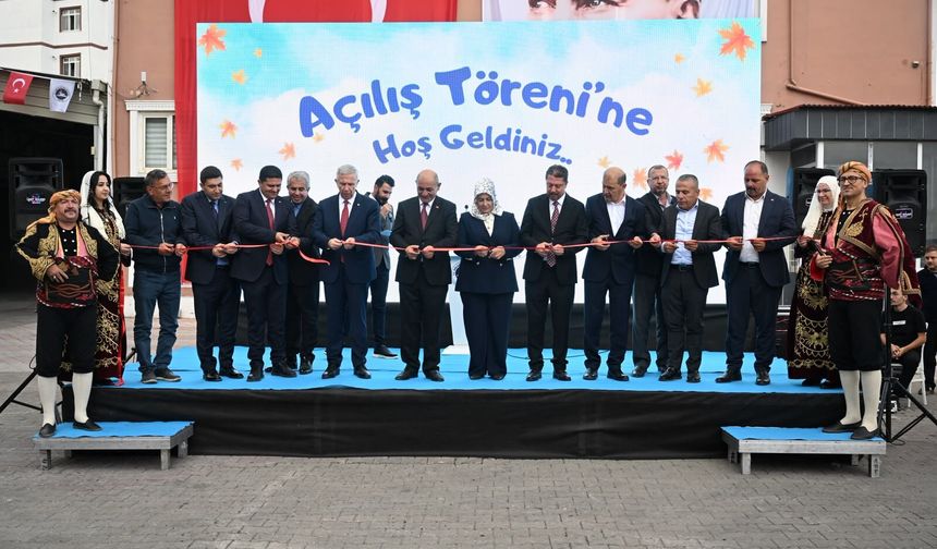 Mansur Yavaş Kalecik'te Sonbahar Şenliği ve Toplu Açılış Törenine Katıldı